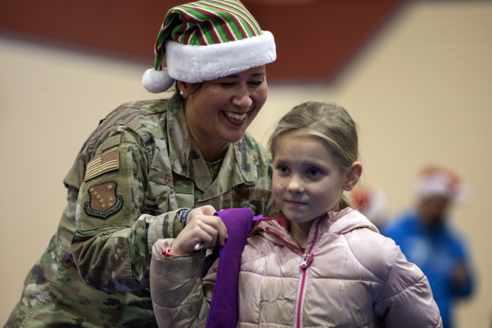 Operation Santa Claus 2024 brings Christmas joy to Yakutat