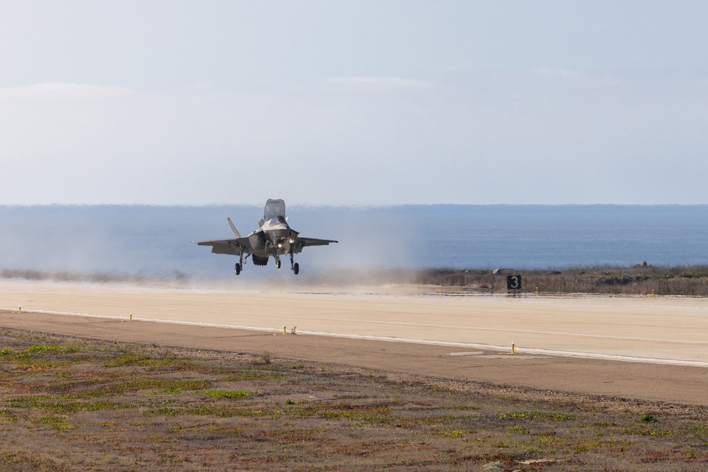 VMFA-214 and MWSS-371 Take Part In Steel Knight