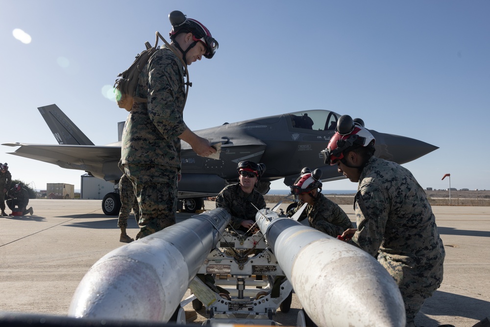 VMFA-214 and MWSS-371 Take Part In Steel Knight