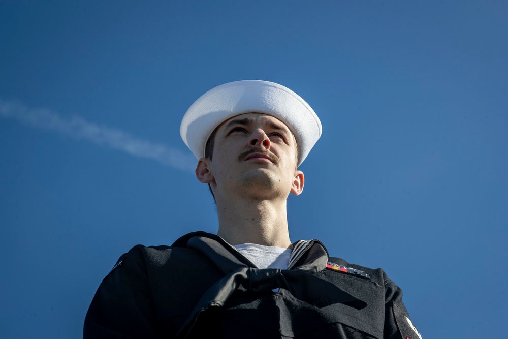 Abraham Lincoln returns to homeport after deployment