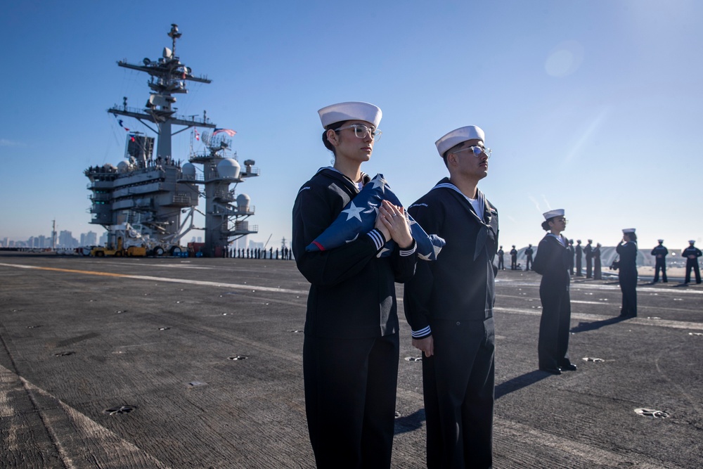 Abraham Lincoln returns to homeport after deployment