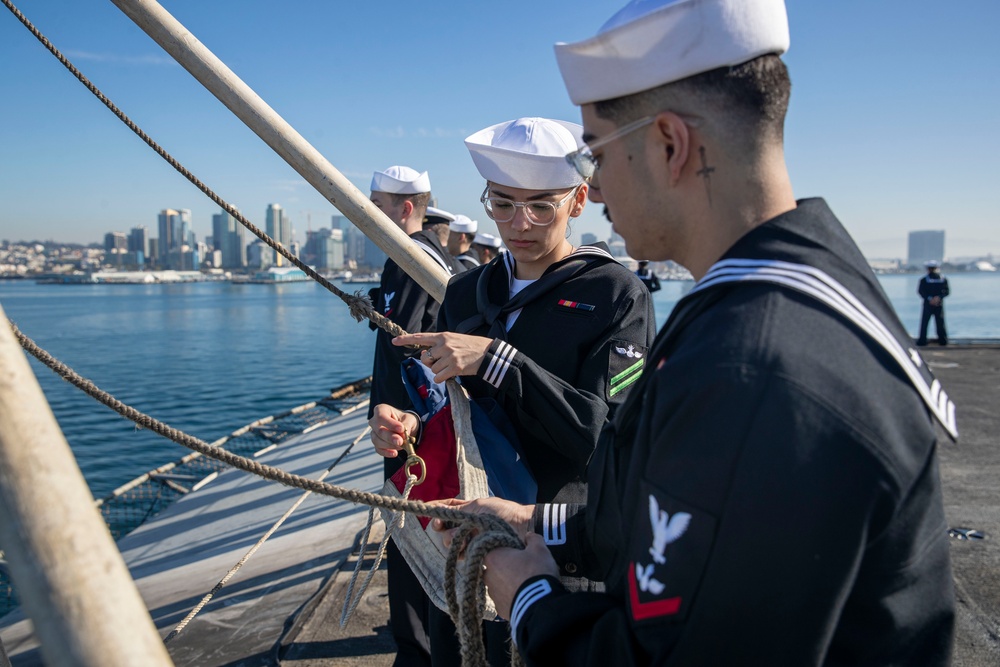 Abraham Lincoln returns to homeport after deployment