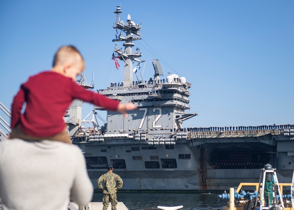 USS Abraham Lincoln returns to homeport after deployment