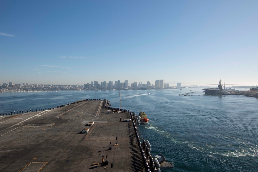 USS Abraham Lincoln returns to homeport after deployment