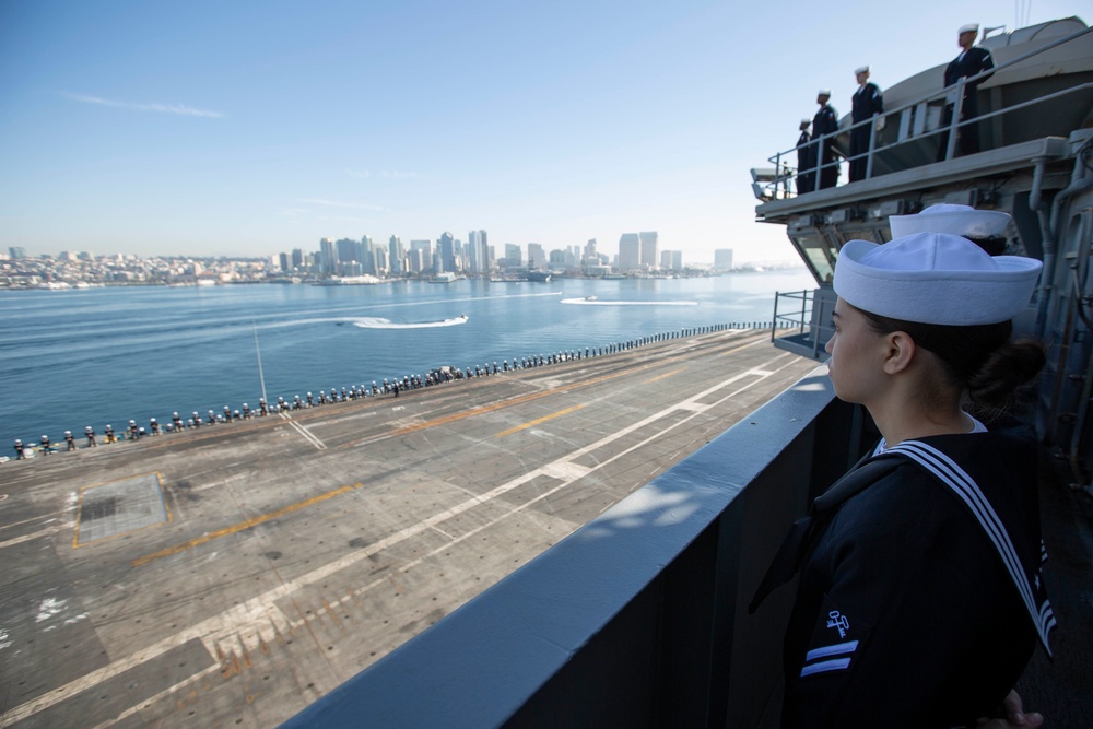 USS Abraham Lincoln returns to homeport after deployment