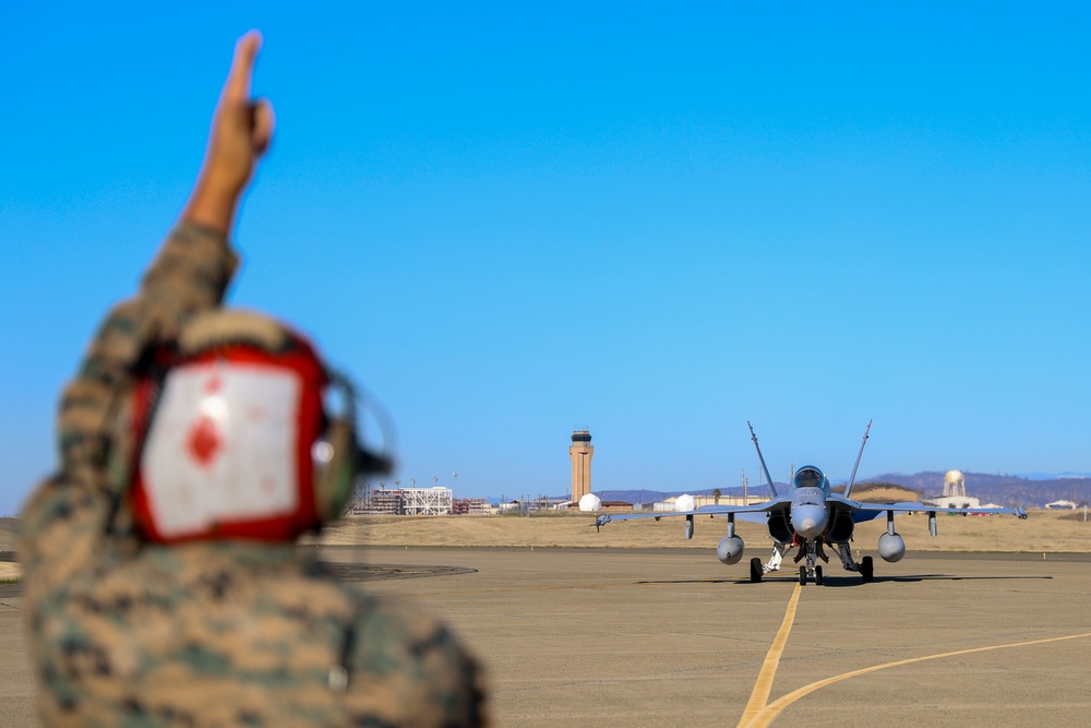 Steel Knight 24: VMFA-232 receives fuel from MWSS-373 Marines at forward arming and refueling point, Beale AFB