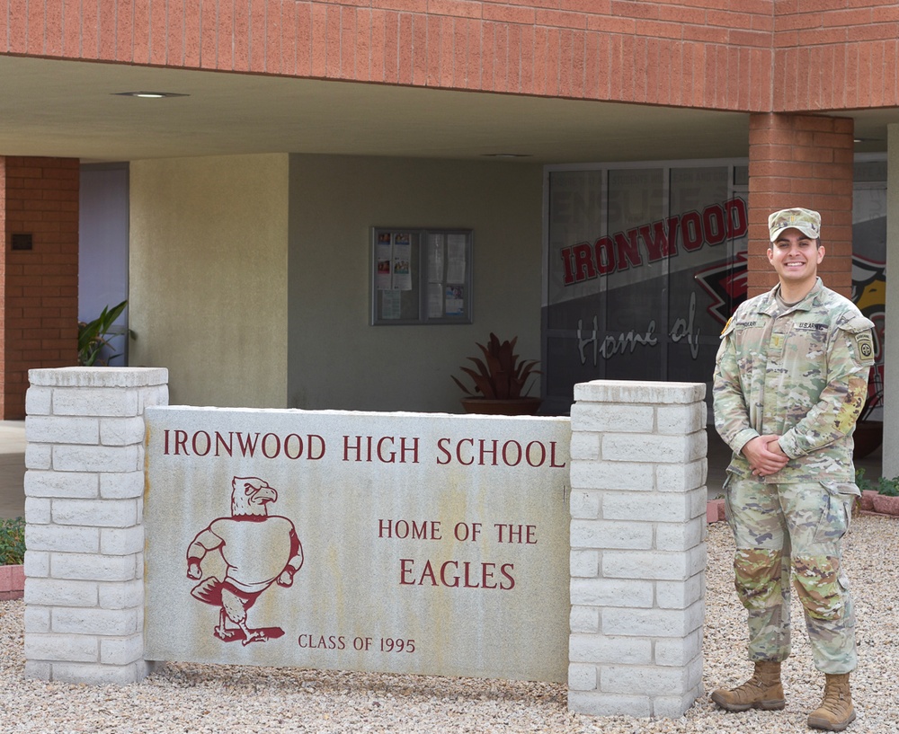 Arizona Soldier visits old High School.