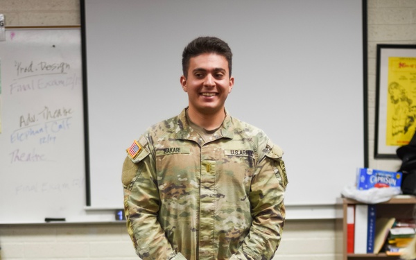 Arizona Soldier visits old High School.