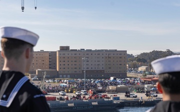 USS Abraham Lincoln returns to homeport after deployment