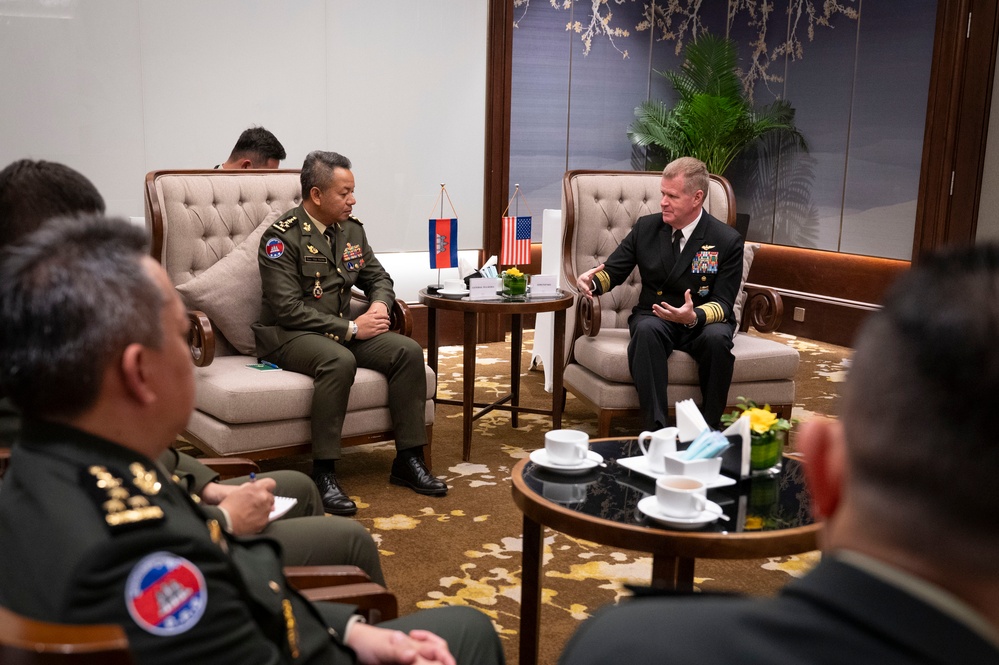 USINDOPACOM commander meets with Cambodian Minister of Defense