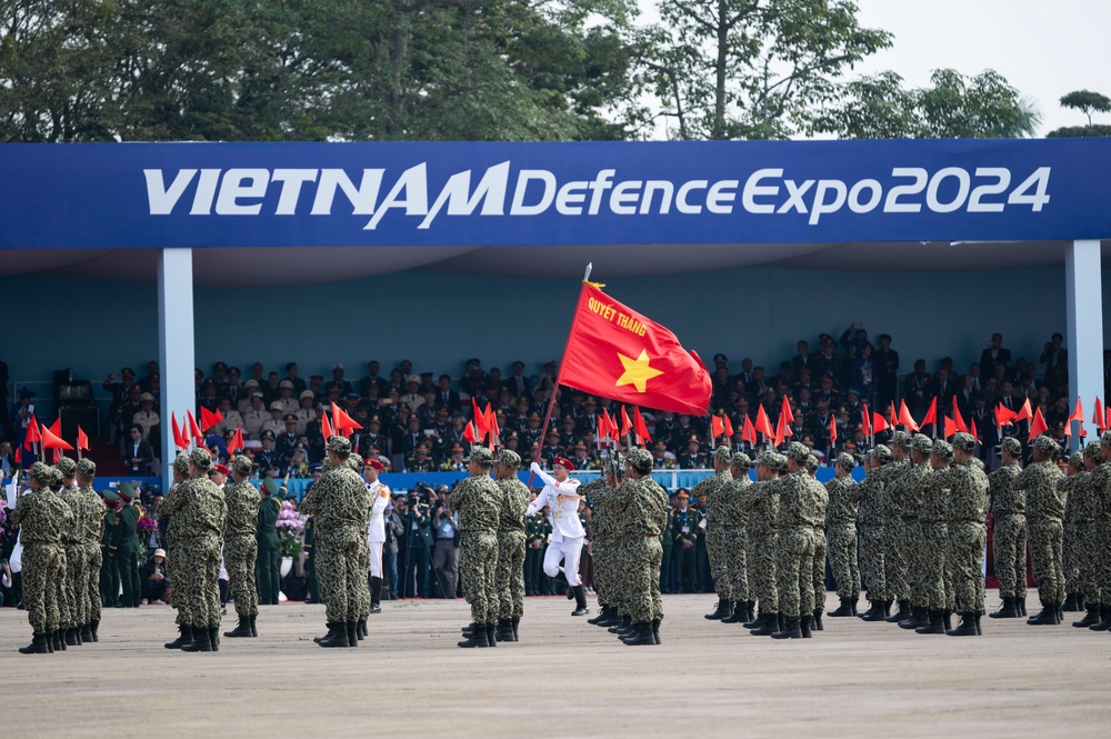 USINDOPACOM commander attends Vietnam Defence Expo 2024