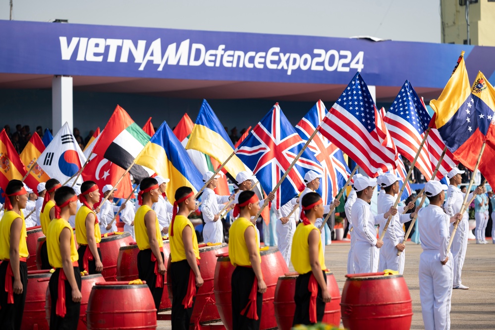 USINDOPACOM commander attends Vietnam Defence Expo 2024