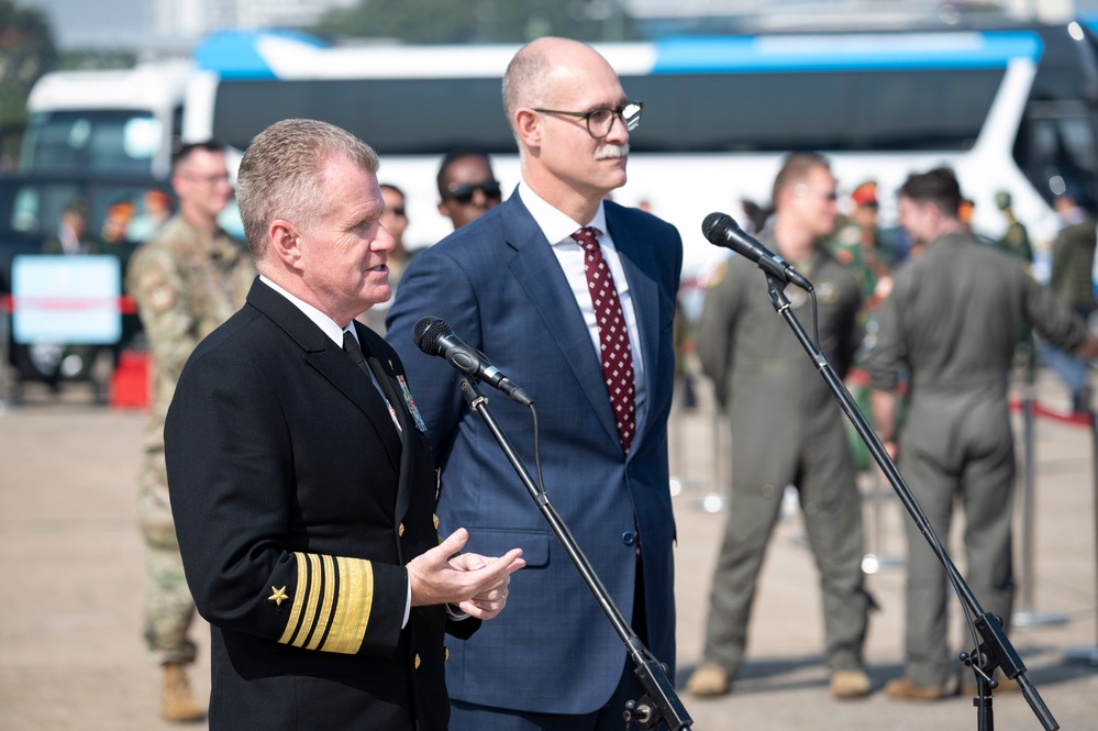 USINDOPACOM commander attends Vietnam Defence Expo 2024