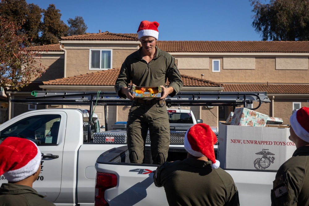 Camp Pendleton Marines, Toys for Tots