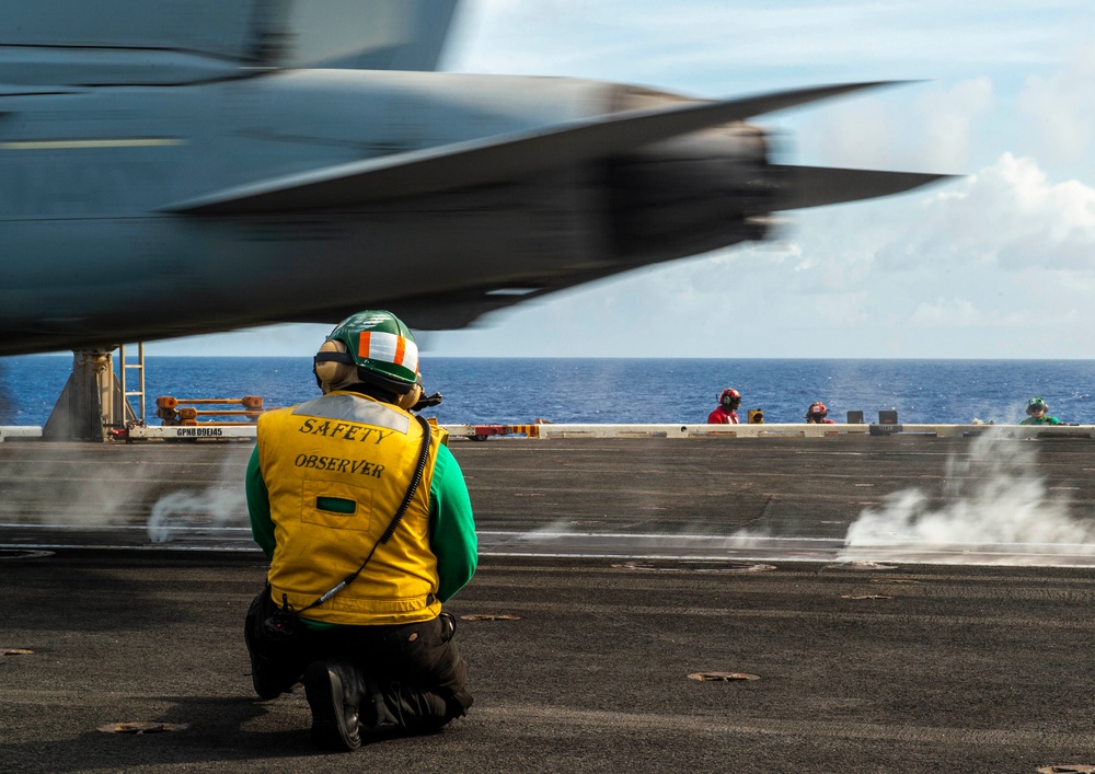 USS Carl Vinson (CVN 70) Conducts Routine Flight Operations in the Philippine Sea