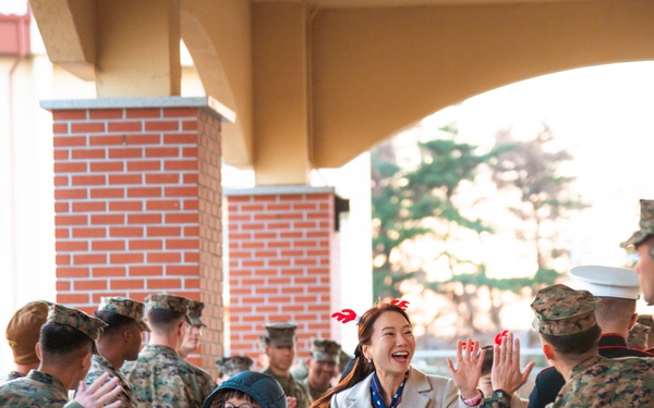 Camp Mujuk Hosts Tree Lighting Ceremony for Local Pohang Community