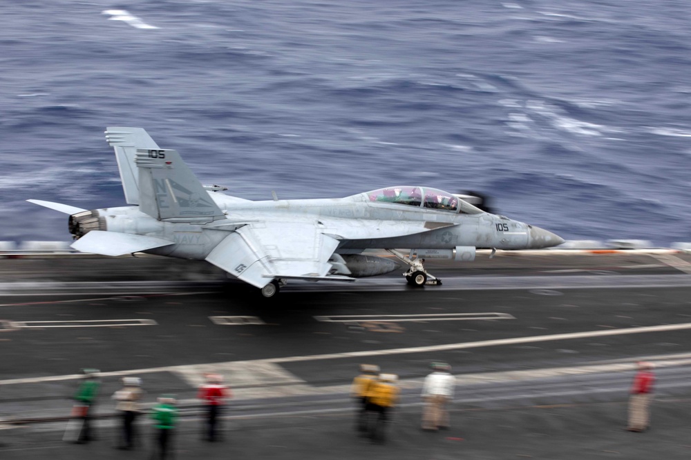 USS Carl Vinson (CVN 70) Conducts Routine Flight Operations in the Philippine Sea