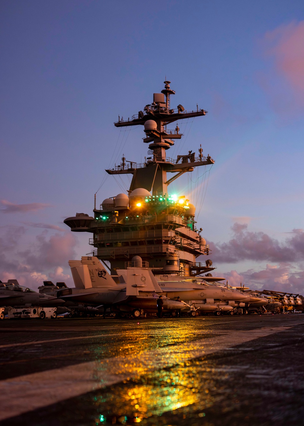 USS Carl Vinson (CVN 70) Conducts Routine Flight Operations in the Philippine Sea