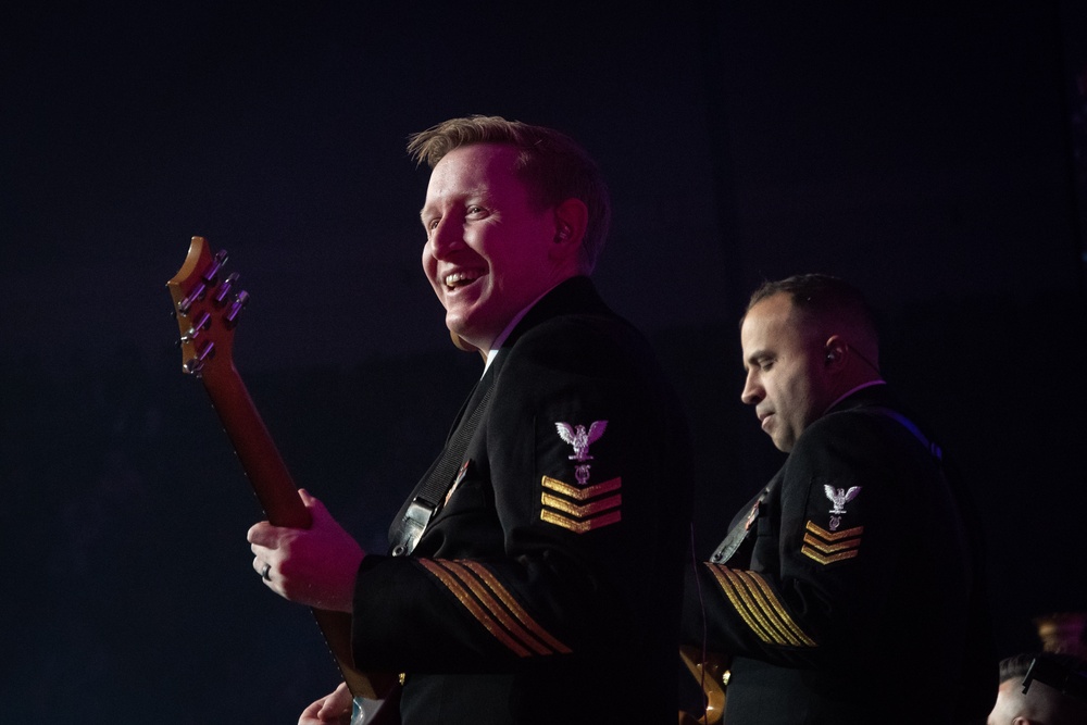 U.S. Navy Band hosts holiday concerts at Constitution Hall