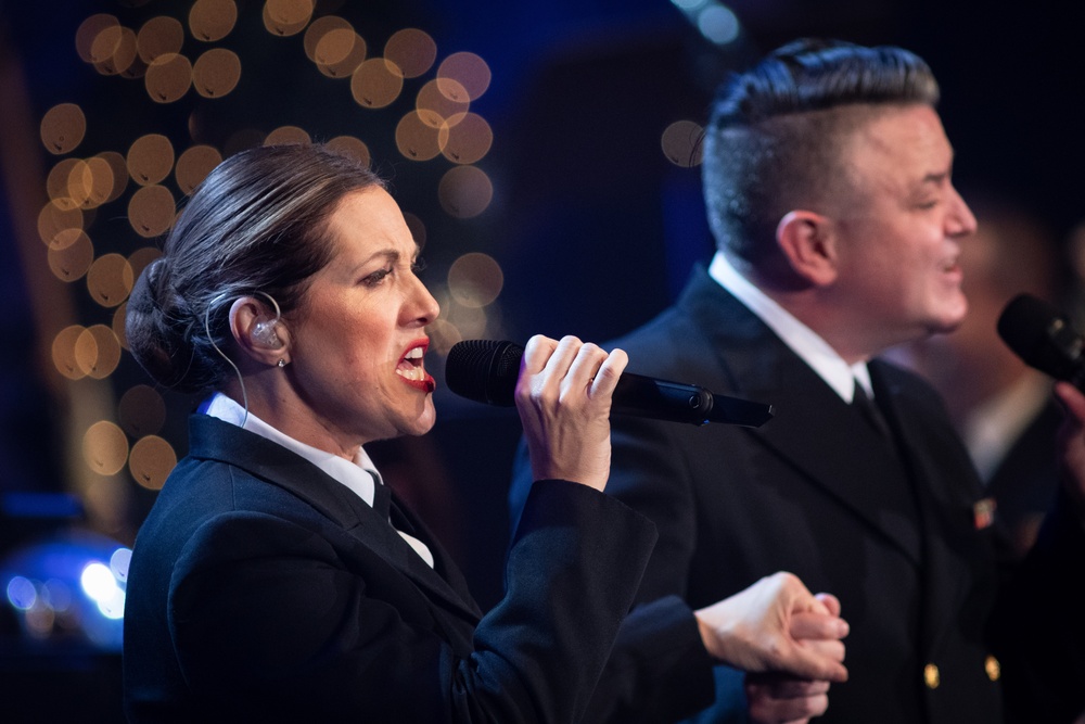 U.S. Navy Band hosts holiday concerts at Constitution Hall