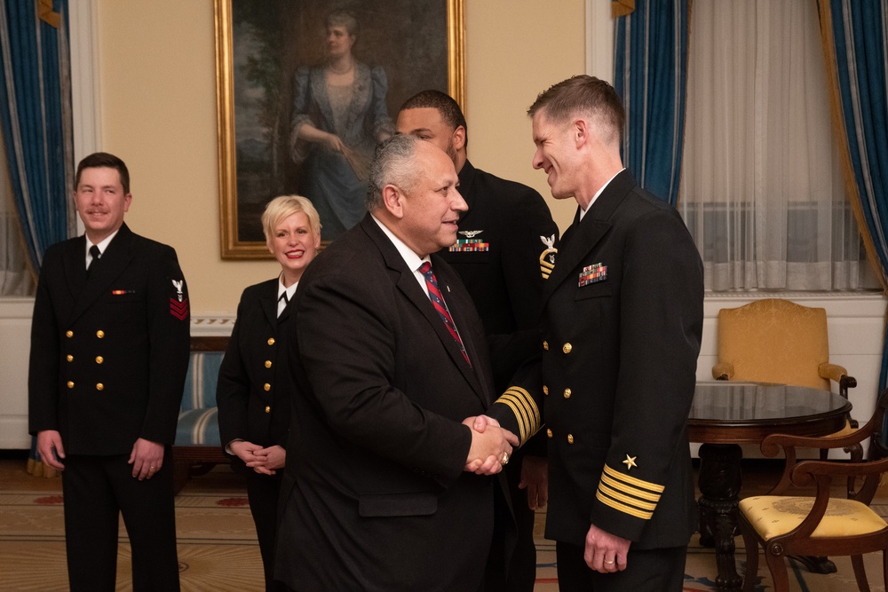 U.S. Navy Band hosts holiday concerts at Constitution Hall