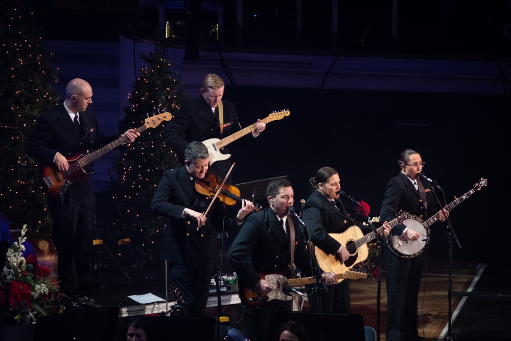 U.S. Navy Band hosts holiday concerts at Constitution Hall