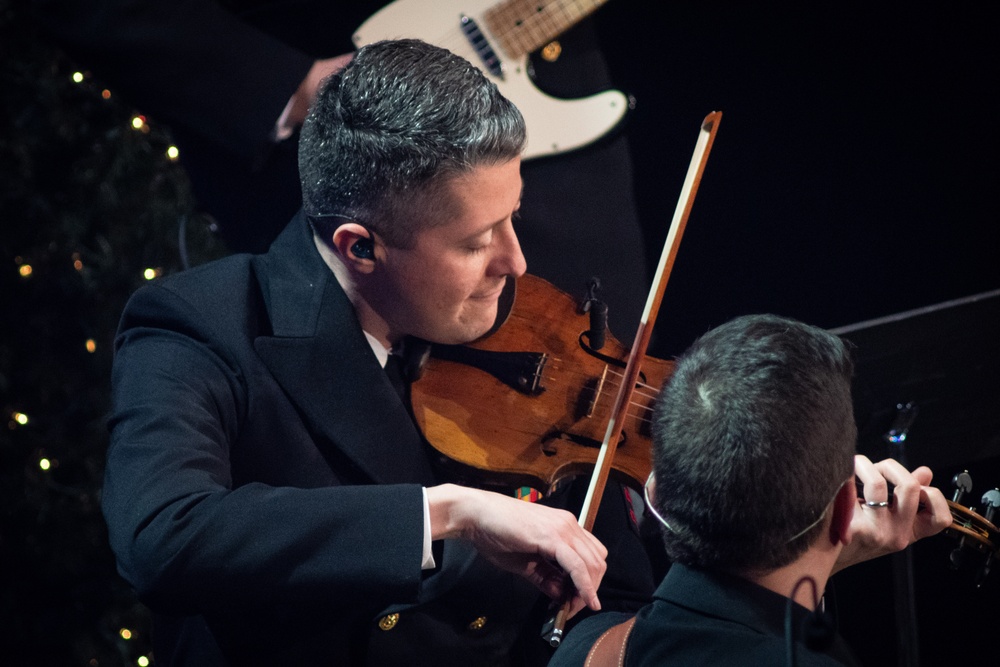 U.S. Navy Band hosts holiday concerts at Constitution Hall