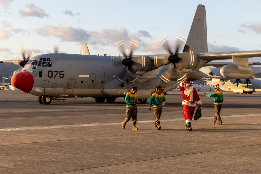 U.S. Marines, families celebrate the holiday season overseas