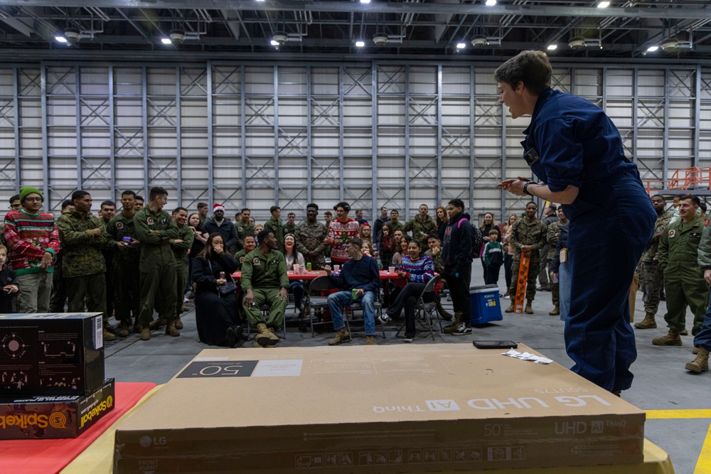 U.S. Marines, families celebrate the holiday season overseas