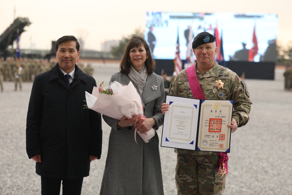 Gen. Brunson Assumes Command of UNC/CFC/USFK