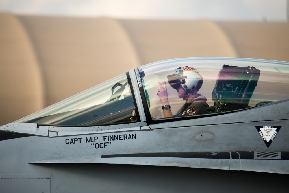 Marine pilot flies F/A-18 for the last time before transitioning to the F-35B