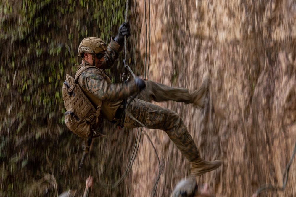 4th Marines | Company JEX Rappel Wall