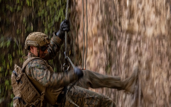 4th Marines | Company JEX Rappel Wall