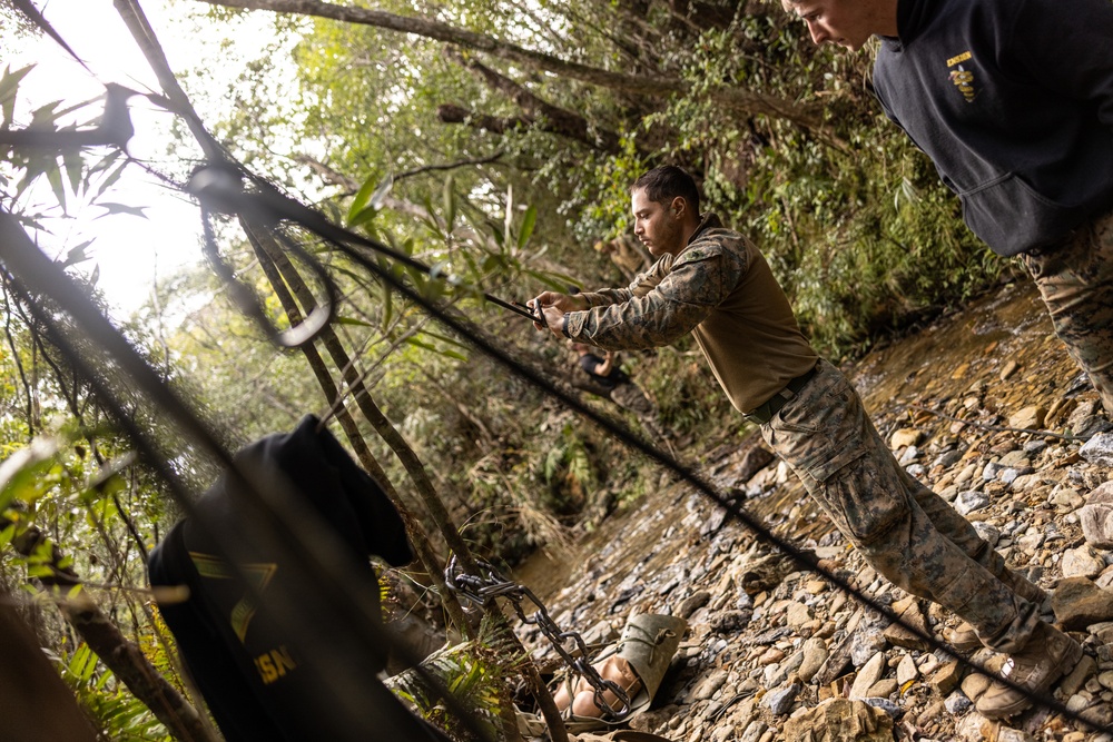 4th Marines | Company JEX Rappel Wall