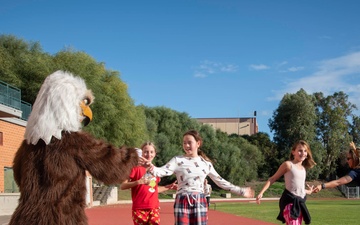 DoDEA Sigonella holds a Jingle Jog