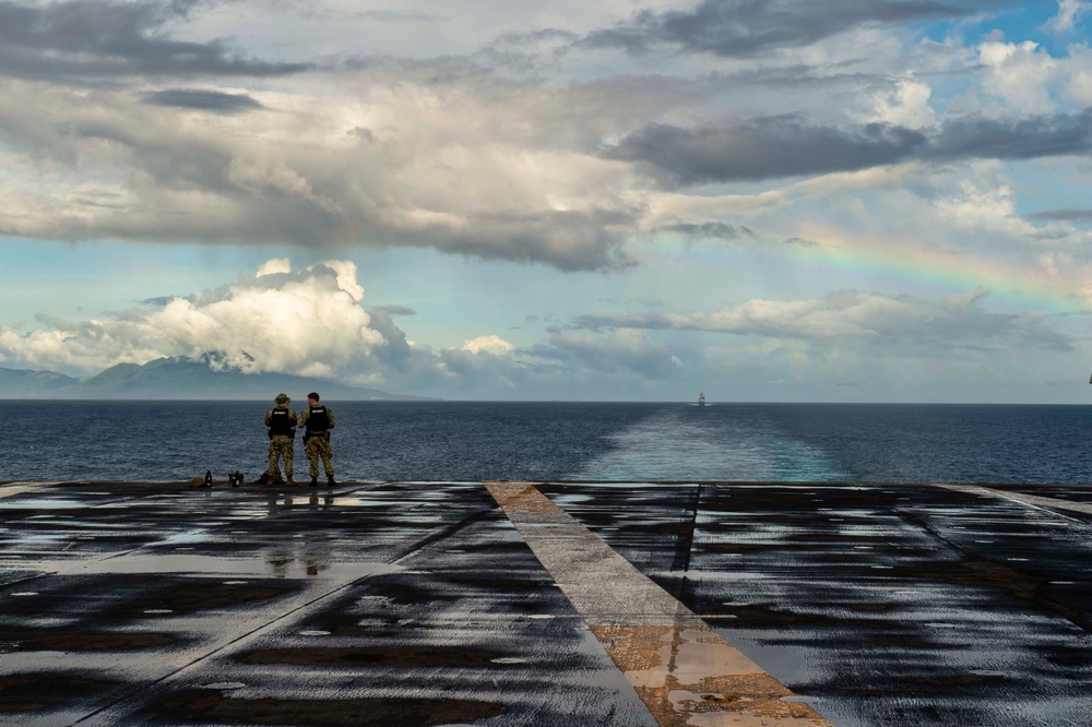 USS Carl Vinson (CVN 70) Transits the Surigao Strait