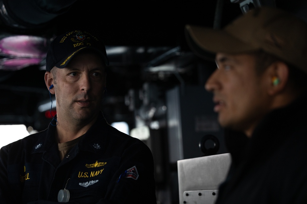 USS Oscar Austin (DDG 79) Conducts Live Fire Gunnery Exercise