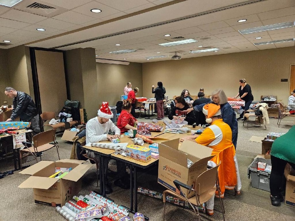 Knoxville MEPS Med Tech Brings Hope to Local Families This Holiday Season