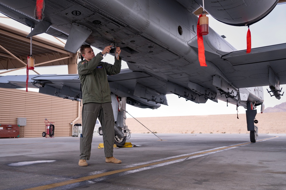 1st Lt Jacob Geil, 59th TES¬, designs camera mount for A-10