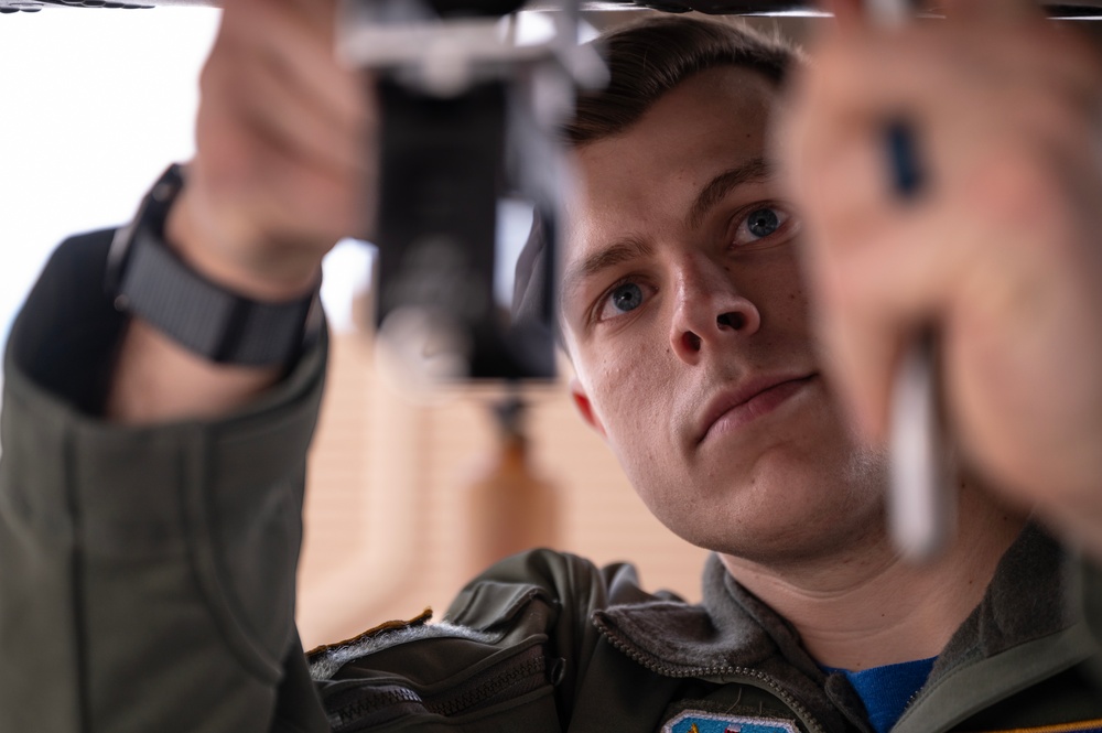 1st Lt Jacob Geil, 59th TES¬, designs camera mount for A-10