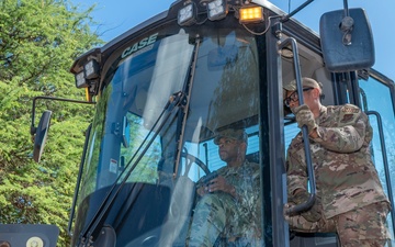 Chief Master Sgt. Travon Dennis visits 624th RSG