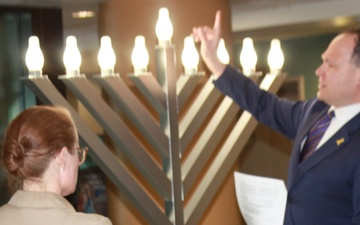 Walter Reed hosts Hanukkah educational program