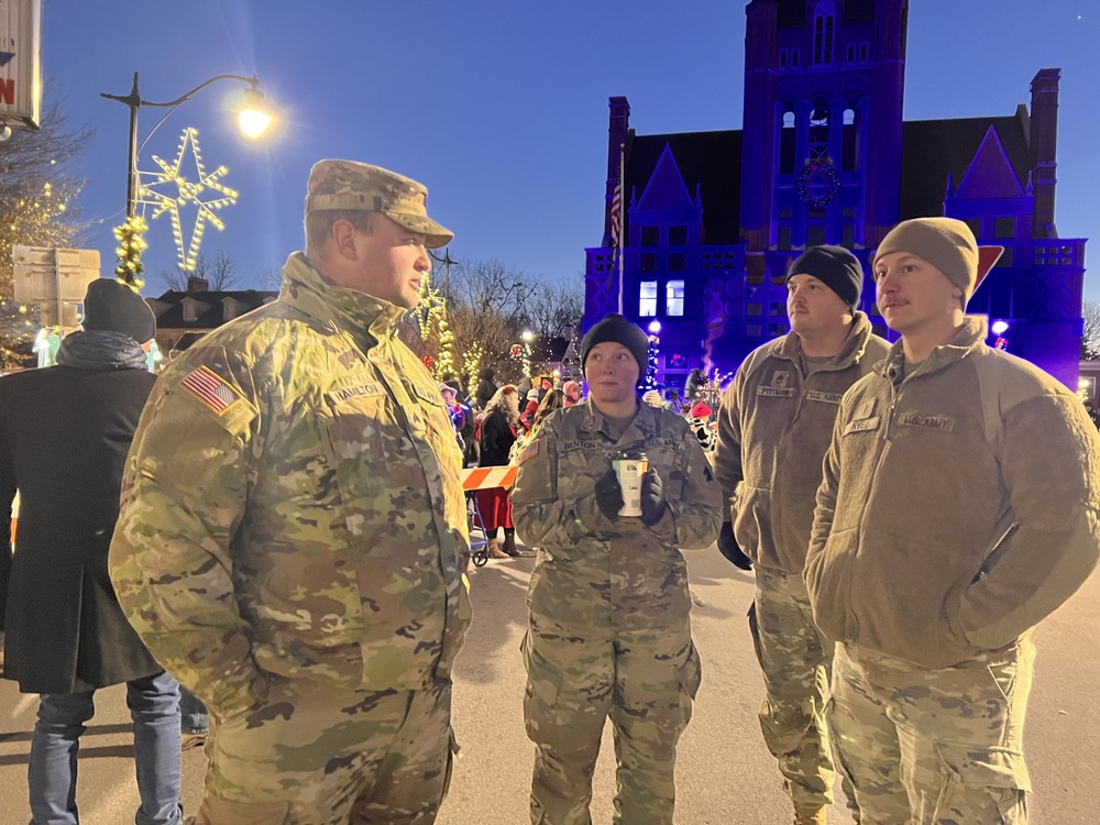 Kentucky National Guard supports Bardstown Christmas Parade, strengthens community bonds 