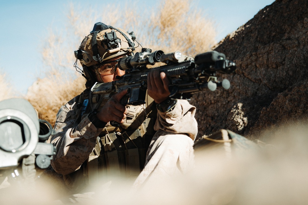 V2/7 Marines conduct squad raids during regimental squad competition