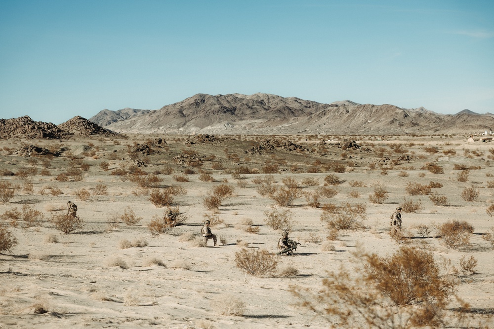 V2/7 Marines conduct squad raids during regimental squad competition