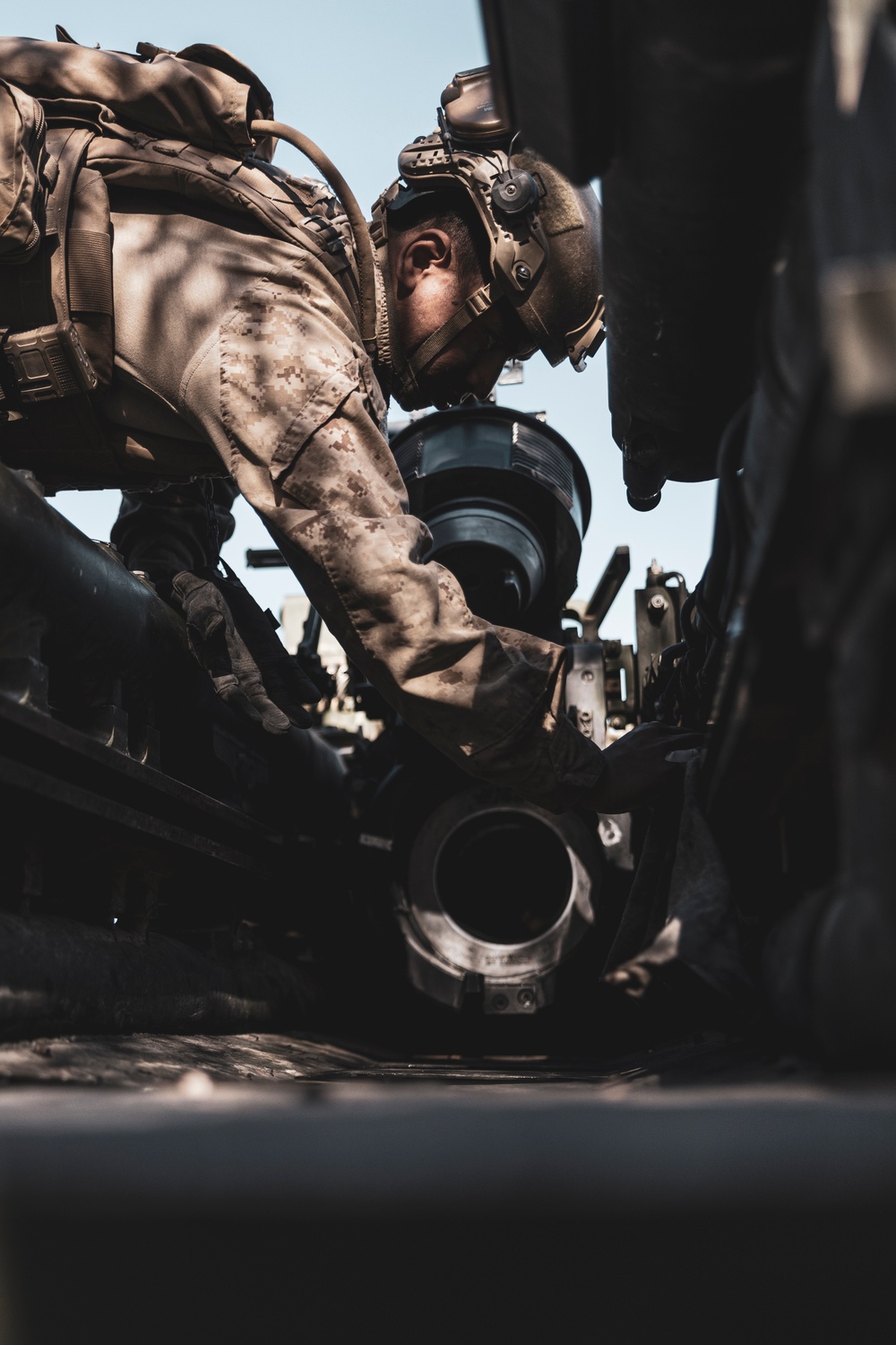 2/11 Marines fire M777 Howitzers during SLTE 0-25