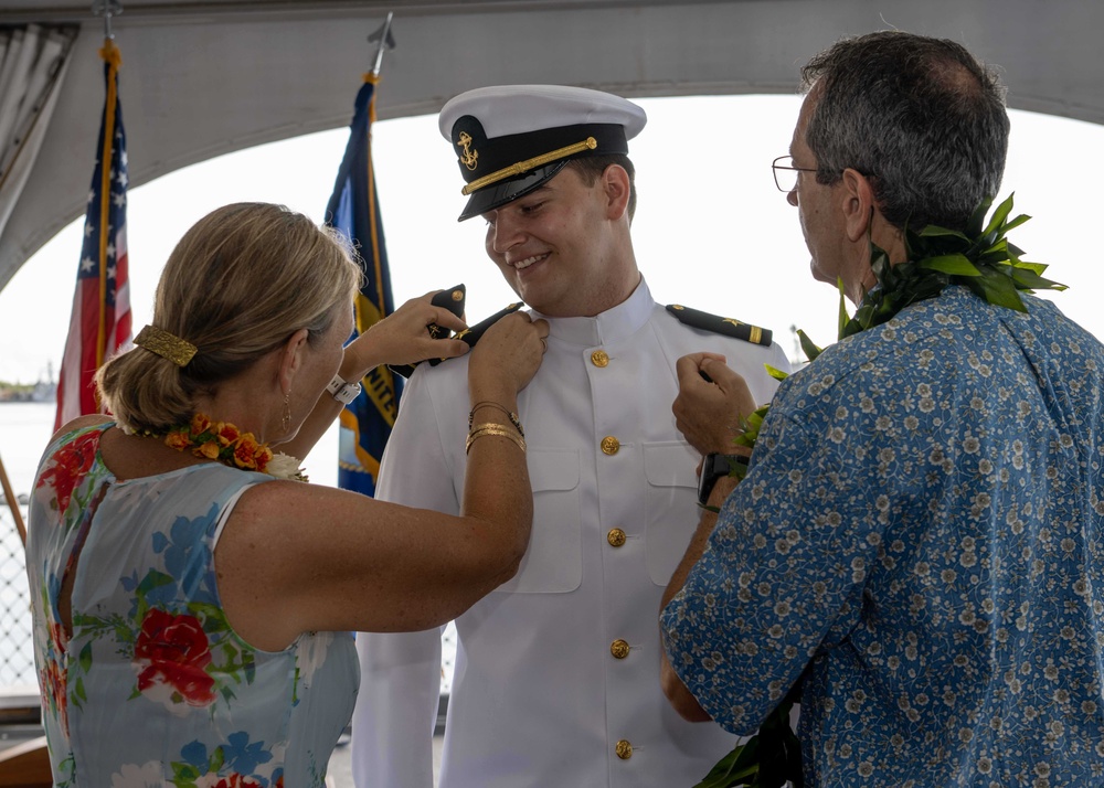 University of Hawaii at Manoa Navy ROTC Commissioning Ceremony