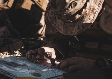 2/11 Marines fire M777 Howitzers during SLTE 0-25