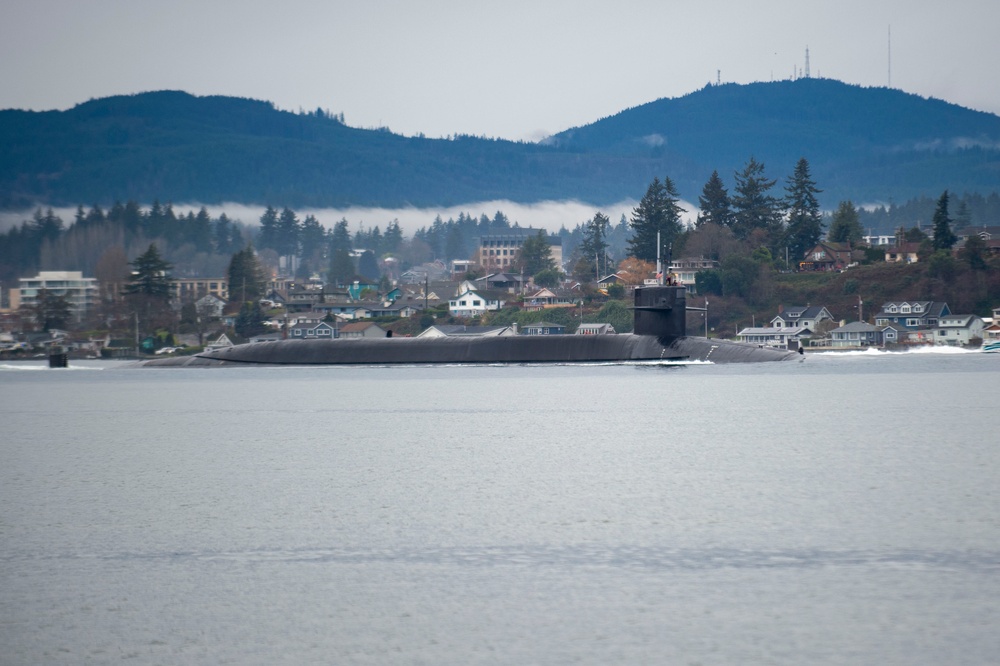 USS Ohio (SSGN 726) Transits the Puget Sound