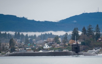 USS Ohio (SSGN 726) Transits the Puget Sound